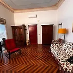 San Lorenzo Suite In Stately Building
