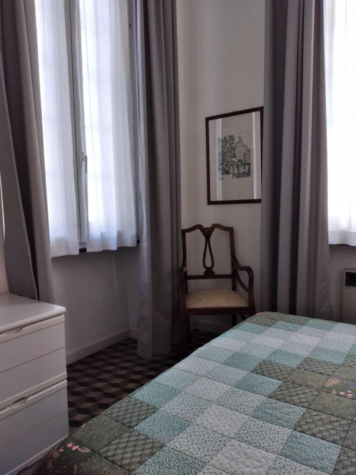 Apartamento San Lorenzo In Stately Building Génova