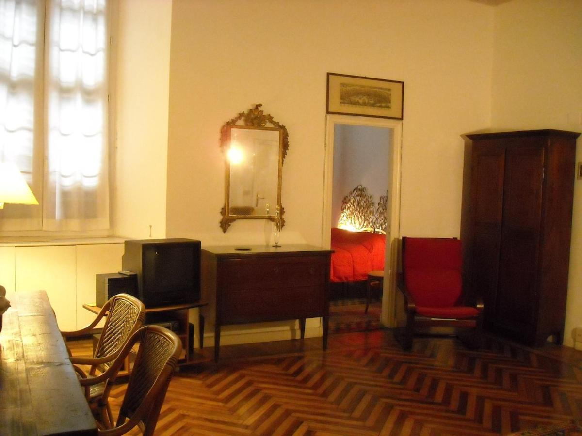 Appartamento San Lorenzo In Stately Building Genova