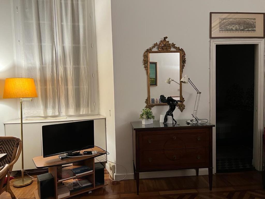 Apartamento San Lorenzo In Stately Building